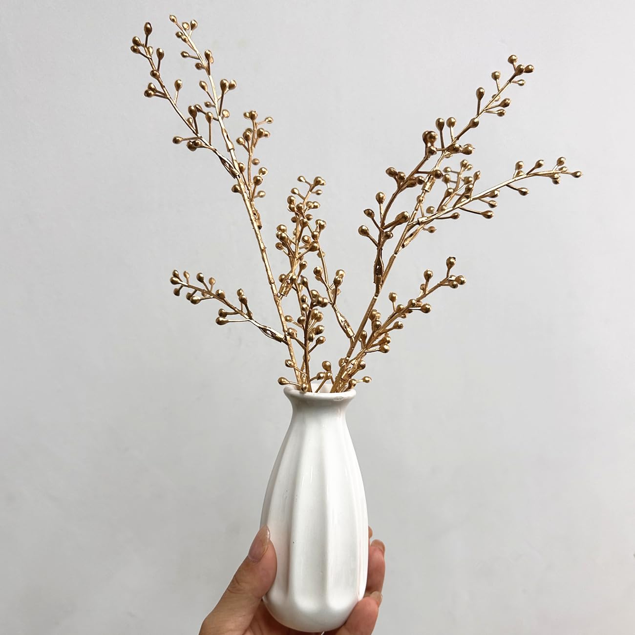 Artificial Golden Berry Stem Decorations, Fake Bead Sticks Picks Plastic Plants for Home Party Christmas Berries Stems Tree Ornaments Wreath Crafts DIY Gift Wedding Bouquet Xmas Decor Gold 6 Pcs