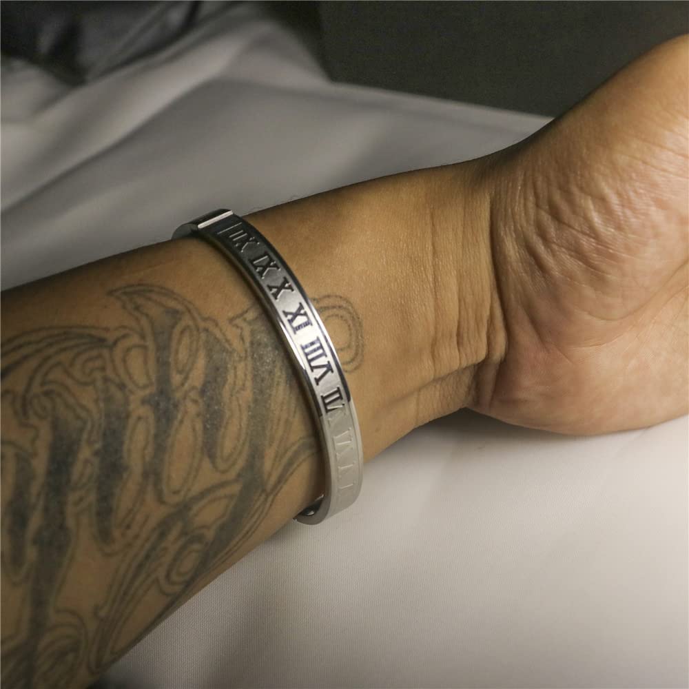AIKESIWAI Roman Numeral Series Glossy Bracelet, Fashion Three-Color Number Bracelet for Men and Women (MAN-S)