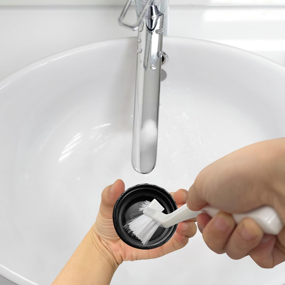 2pcs 2 in 1 Groove Crevice Cleaning Brush Window Track Cleaning Tools,Multifunction Grout Cleaner Tool Crevice Cleaning Brush with Hidden Scraper for Sliding Door Track,Window Sill,Window Seal