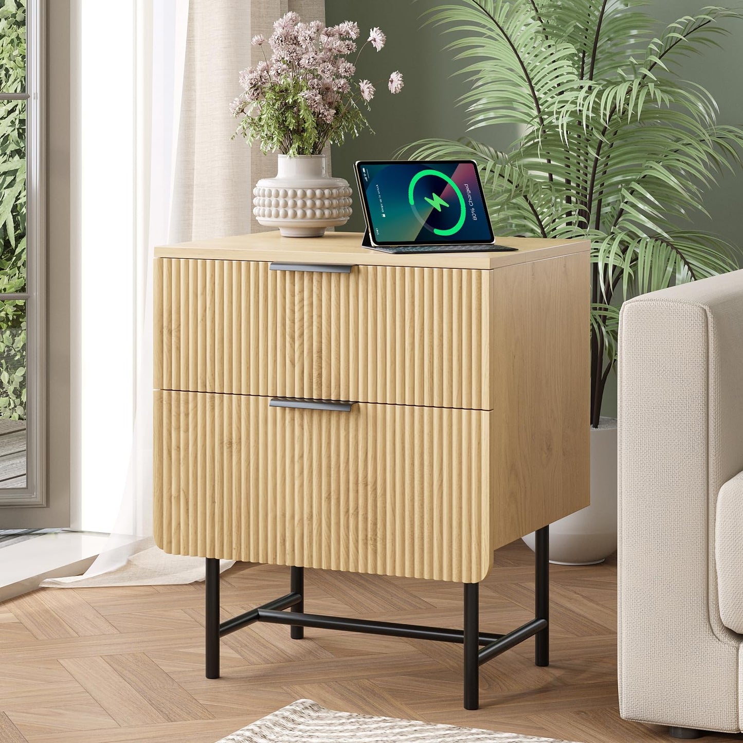 Fluted Nightstand with Charging Station, 20" Modern Bedside Table with 2 Drawers for Bedroom, Mid Century Modern End Table with Storage for Living Room, Natural Oak (1 Piece)