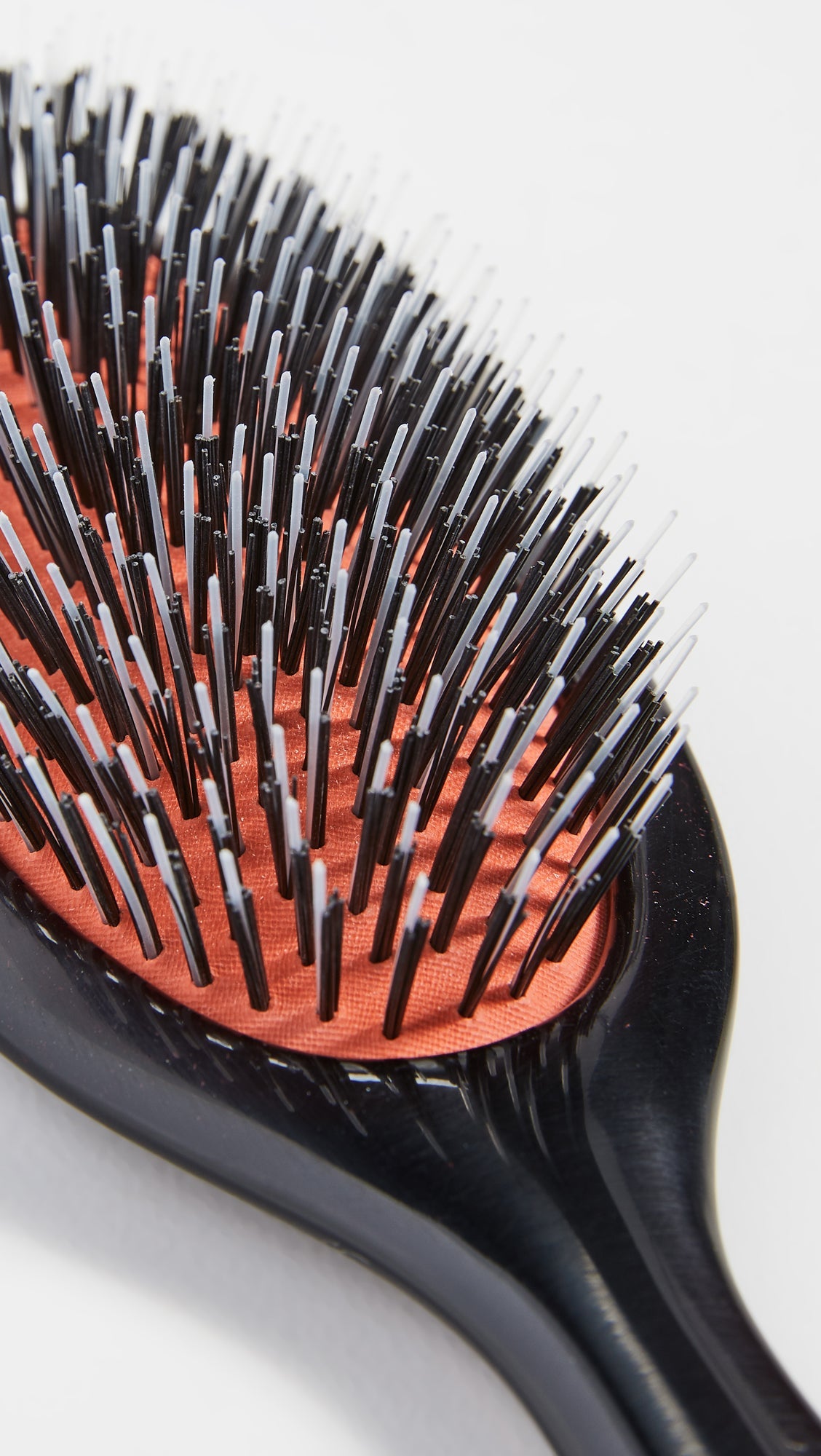 Mason Pearson HANDY MIXTURE BRUSH- NYLON/PURE BOAR BRISTLE